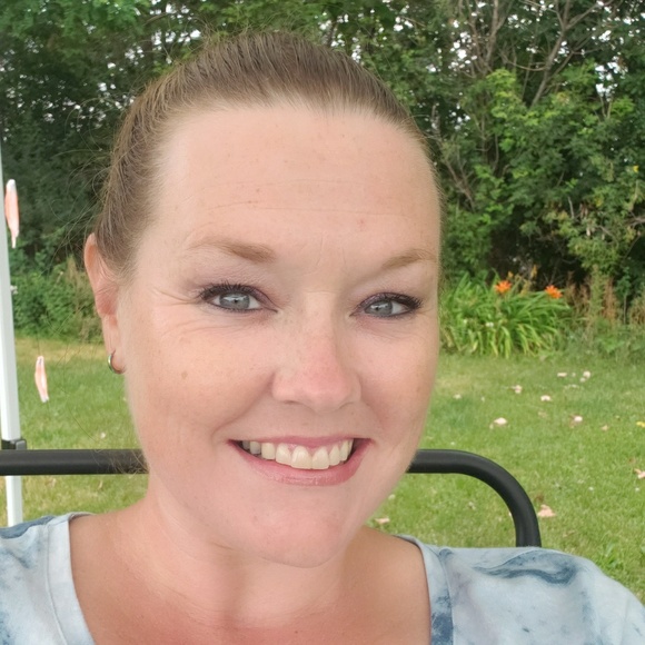 Meet your Posher, Lorissa - Picture 1 of 1